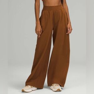 lululemon athletica LA Wide-Leg Pants in Tan